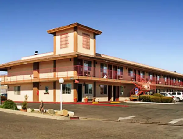 Park Avenue Inn & Suites 10