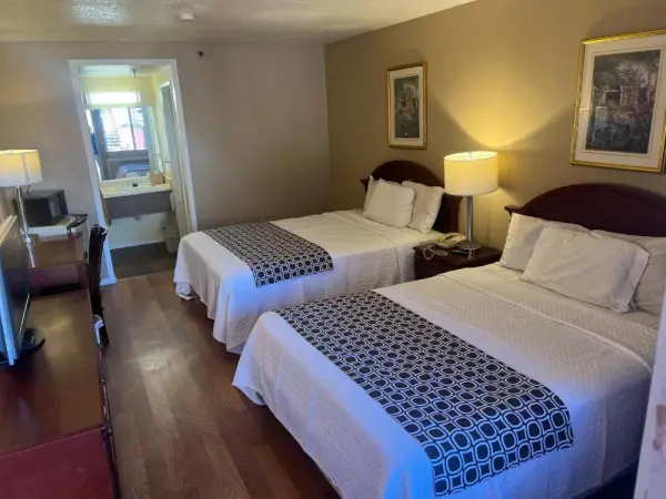 Park Avenue Inn & Suites 6