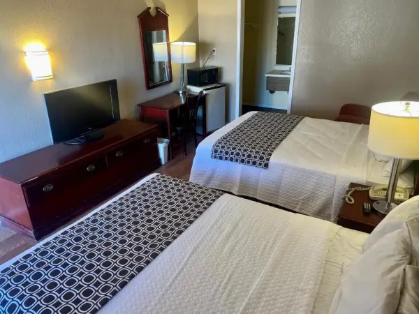 Park Avenue Inn & Suites 7